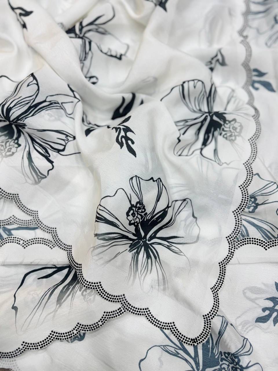 FLOWER DESIGNE PRINT SAREE