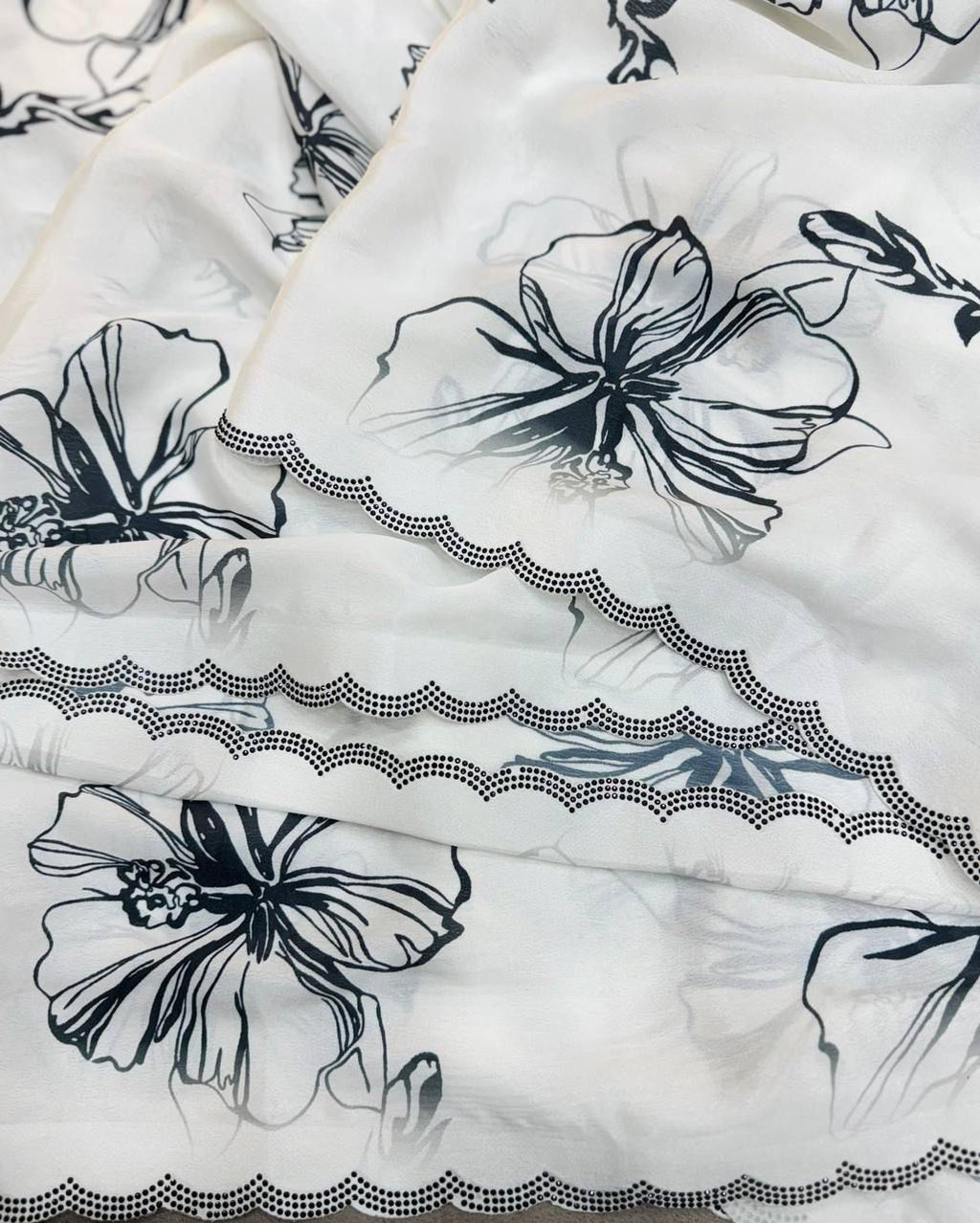FLOWER DESIGNE PRINT SAREE