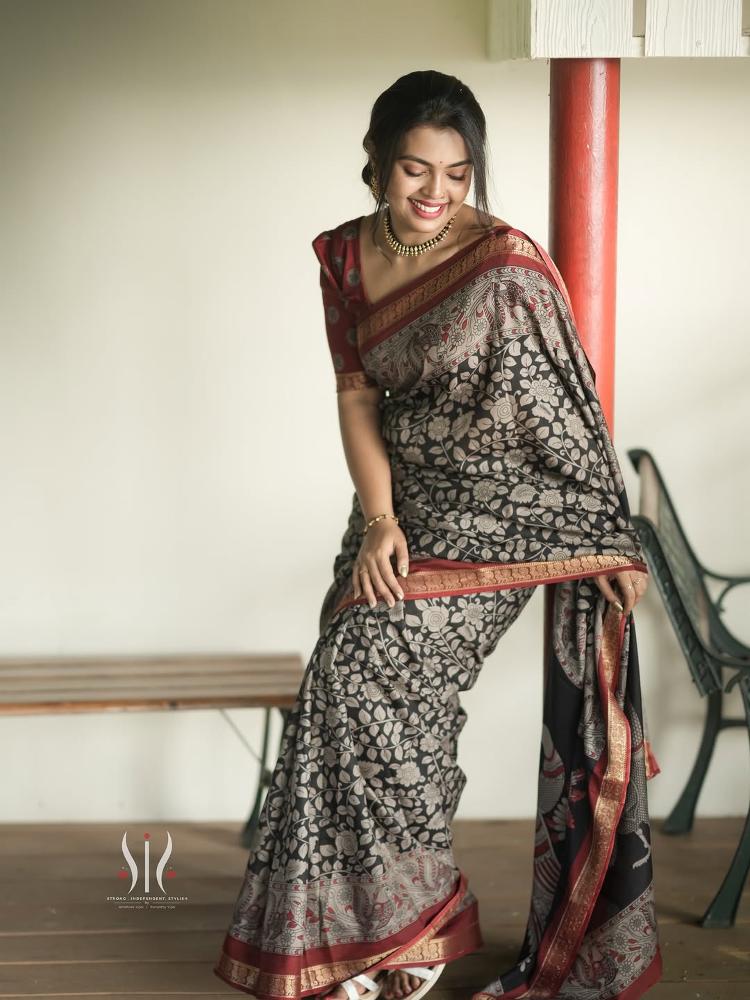 Soft bleck dola silk sarees