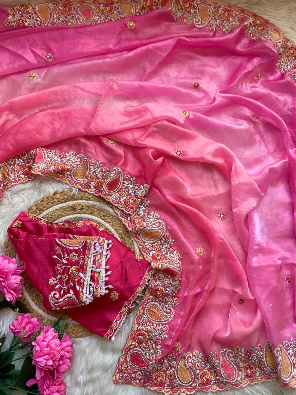 Very Soft nd elegant Rich look Fendy Saree