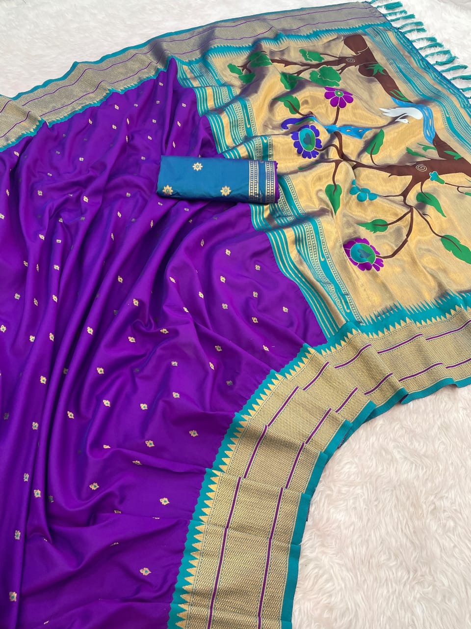 Paithani Saree With Gold Zari Small Motifs