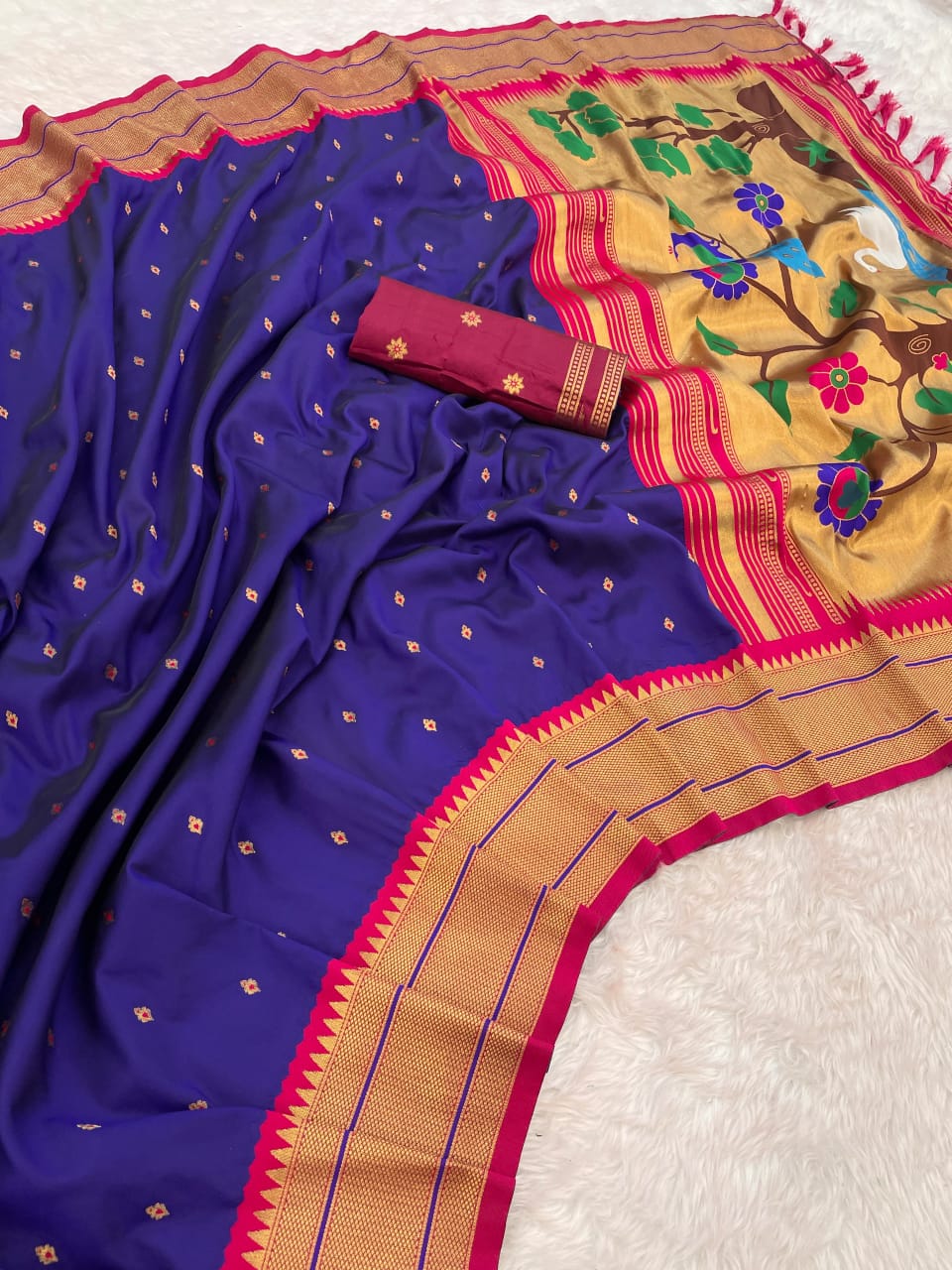 Paithani Saree With Gold Zari Small Motifs