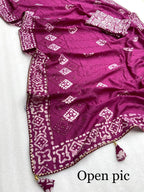 batik print seqance star saree