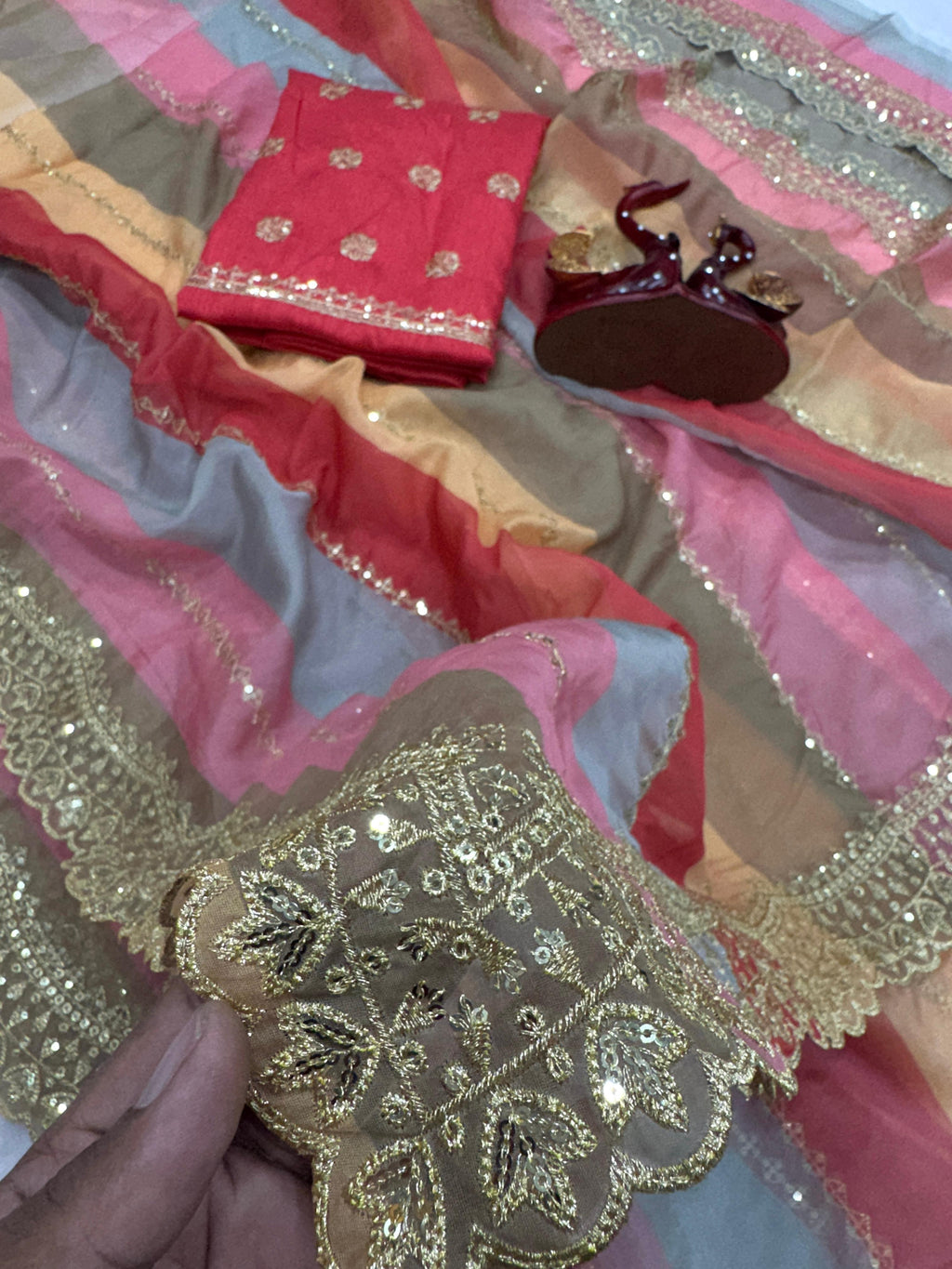 Goldy Silk With Beautiful Print Saree