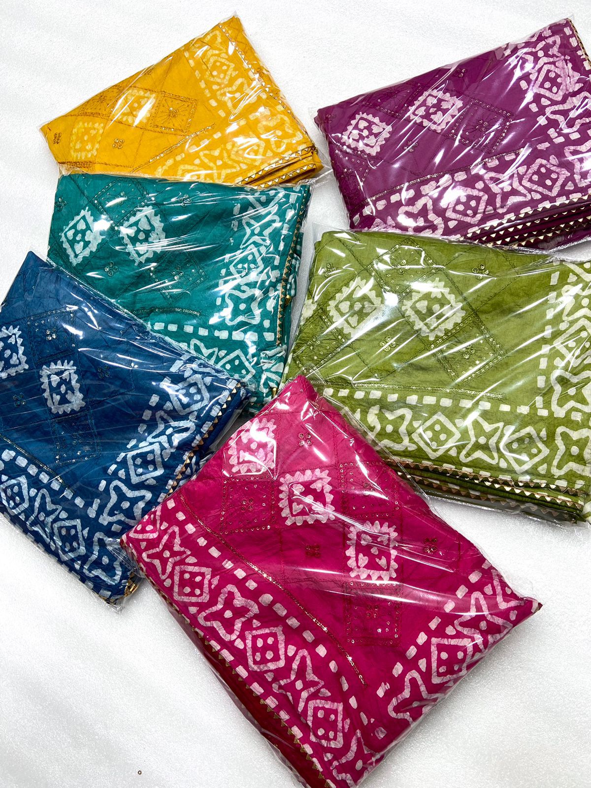 batik print seqance star saree