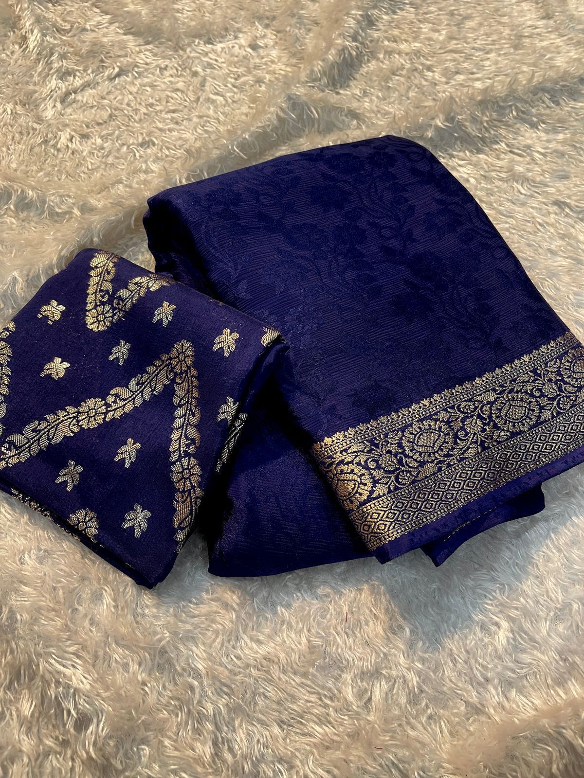 VISCOSE WEAVING PATTERN SAREE