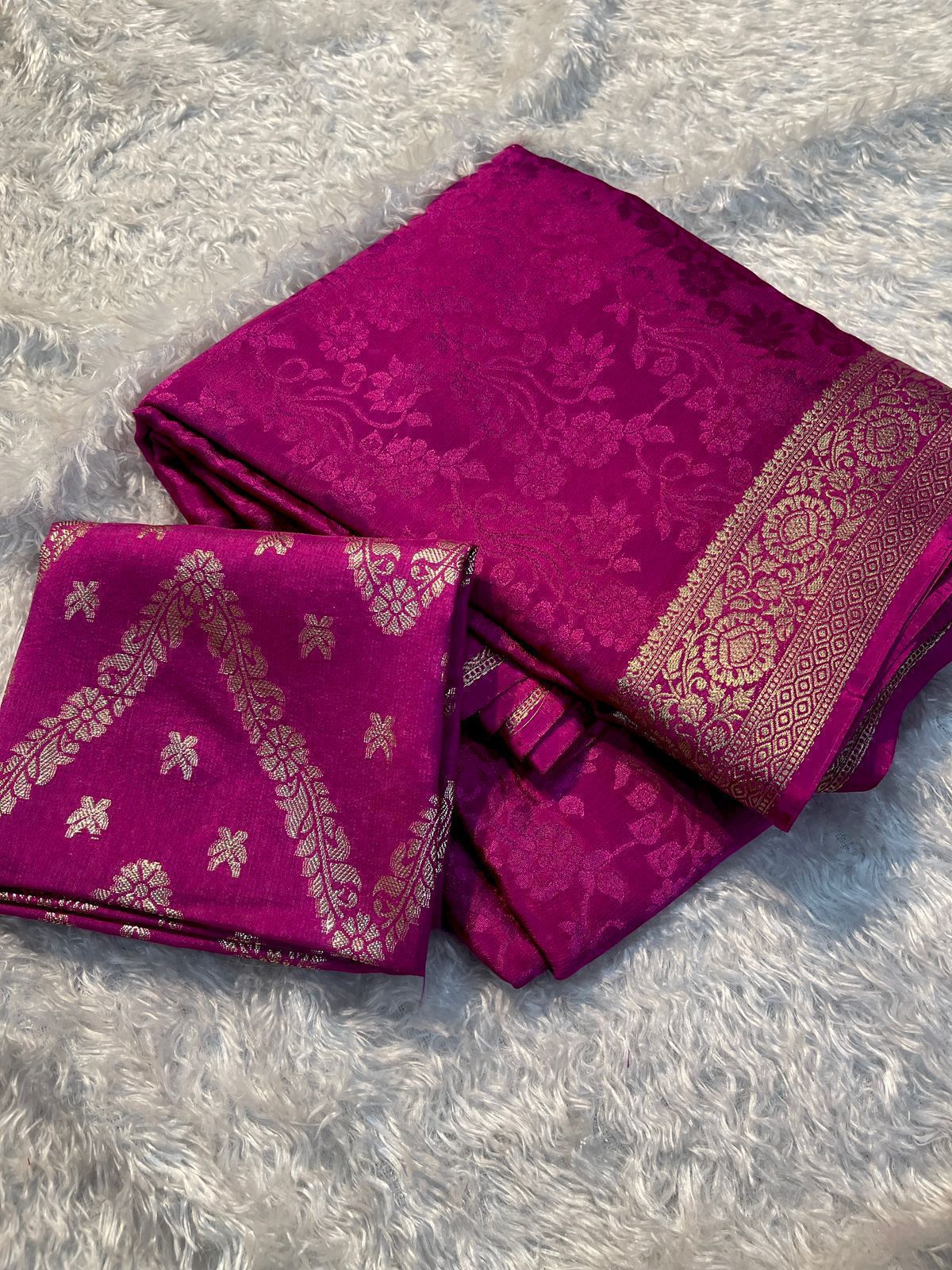 VISCOSE WEAVING PATTERN SAREE