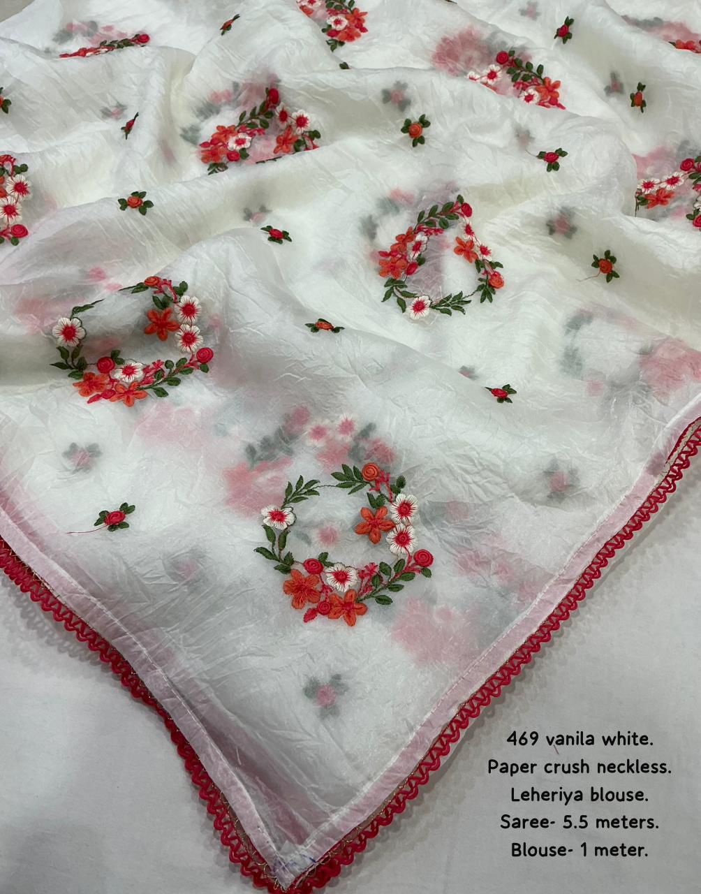 Crush saree with floral necklace embroidere