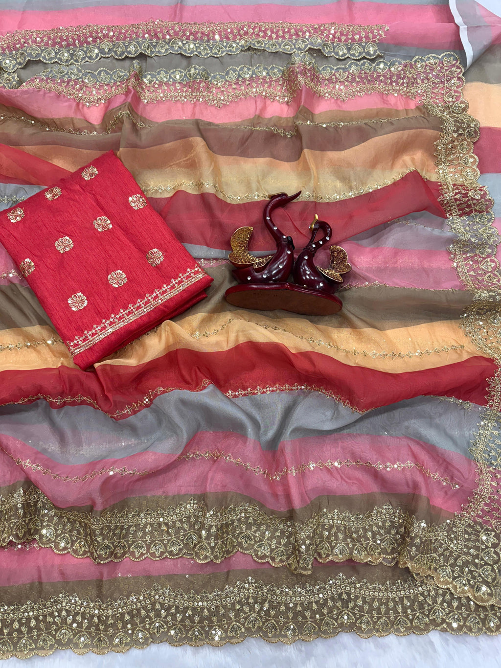 Goldy Silk With Beautiful Print Saree