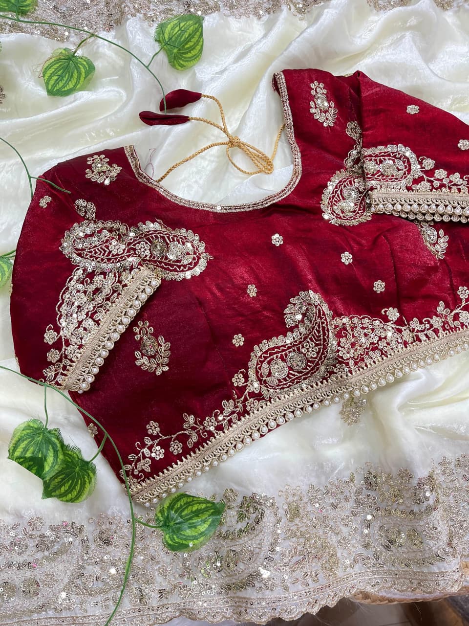 Very soft nd Elegant Rich look Fendy Sartin saree