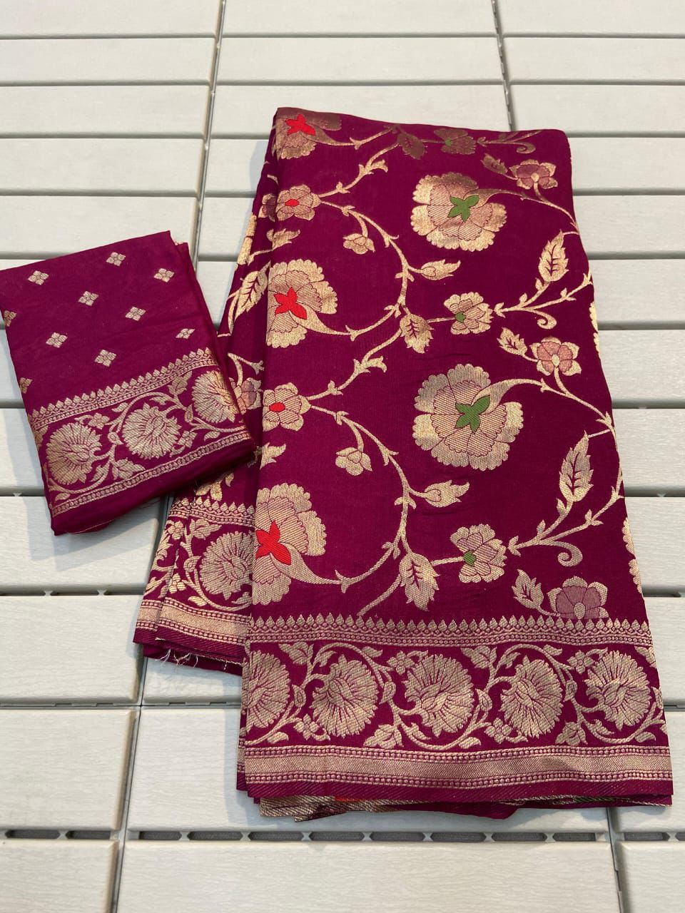 BEAUTIFUL GOLD ZARI WEAVING SAREE