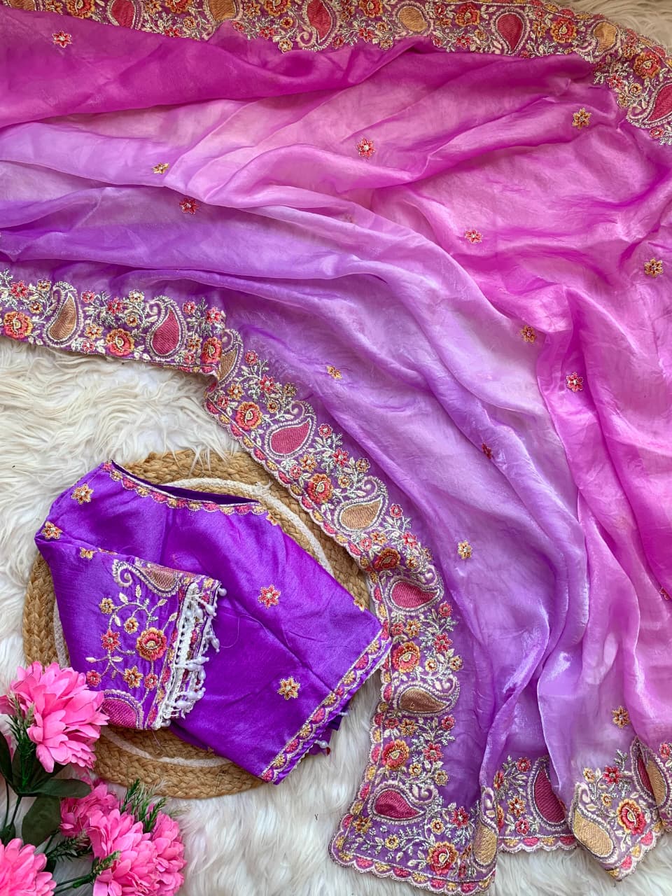 Very Soft nd elegant Rich look Fendy Saree