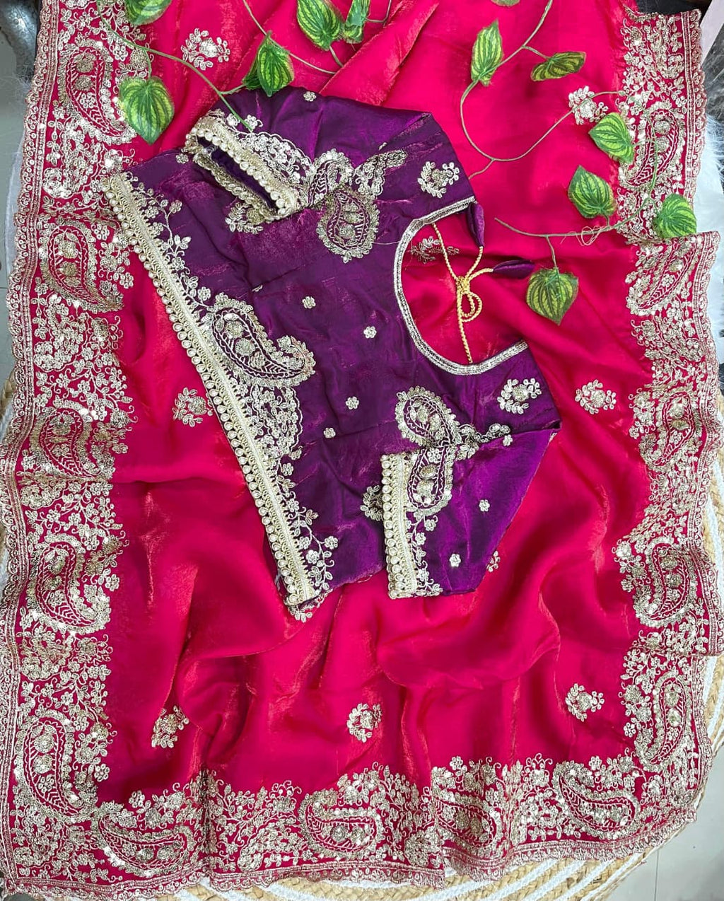 Very soft nd Elegant Rich look Fendy Sartin saree
