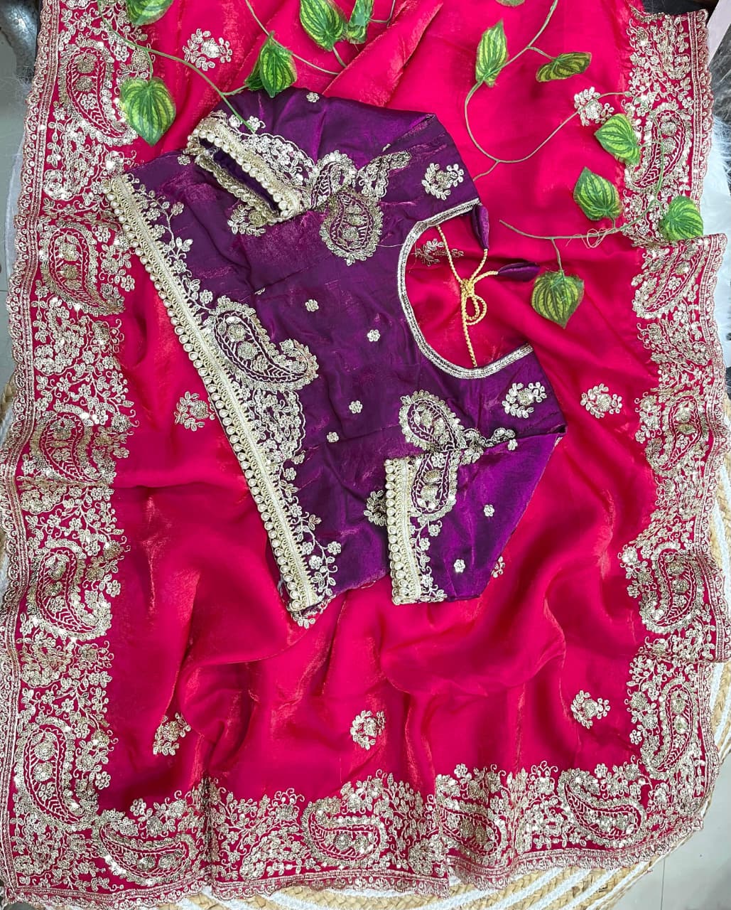 Very soft nd Elegant Rich look Fendy Sartin saree