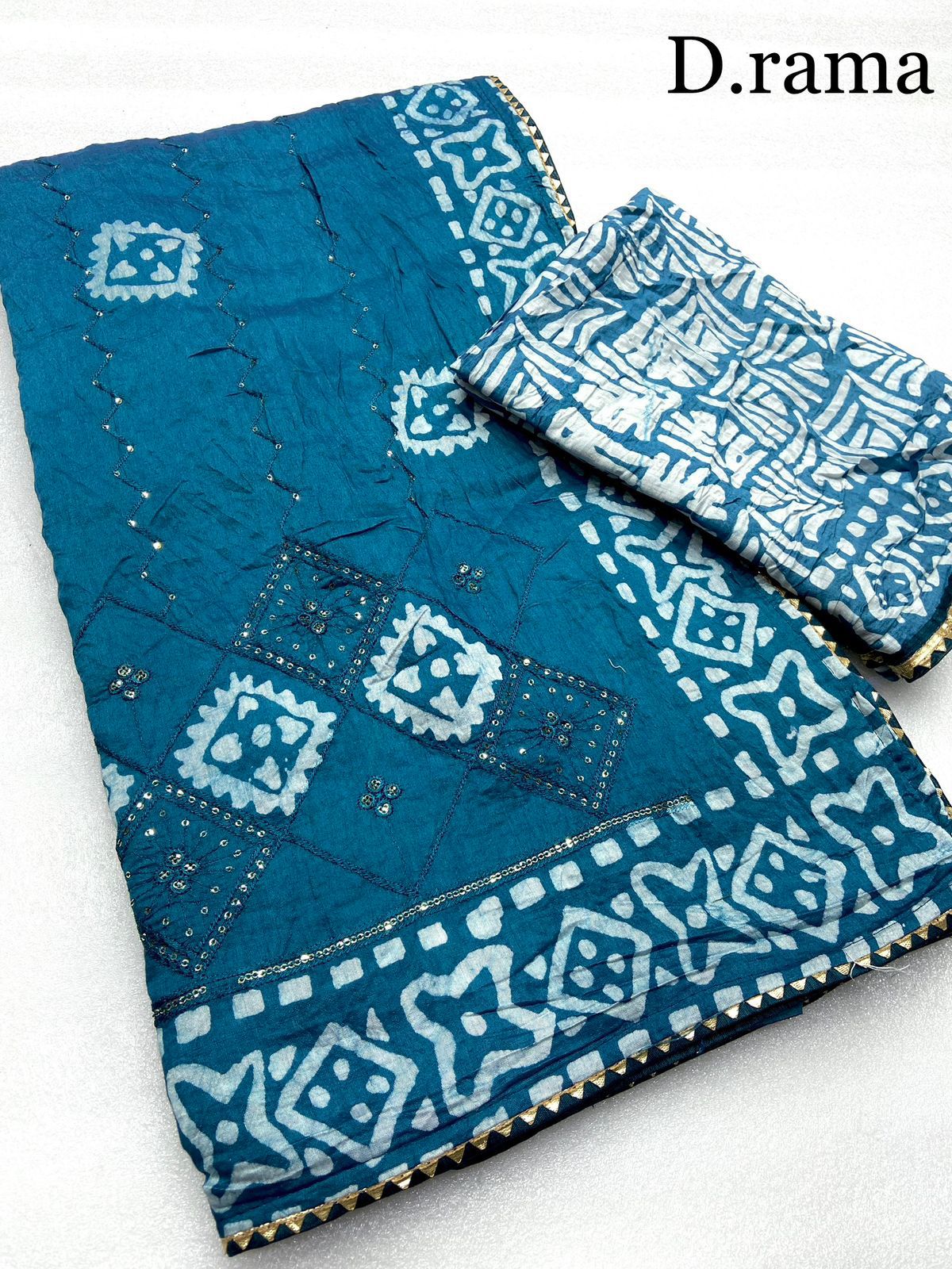batik print seqance star saree
