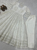Presenting New Đěsigner Anarkali Suit In New Fancy Style