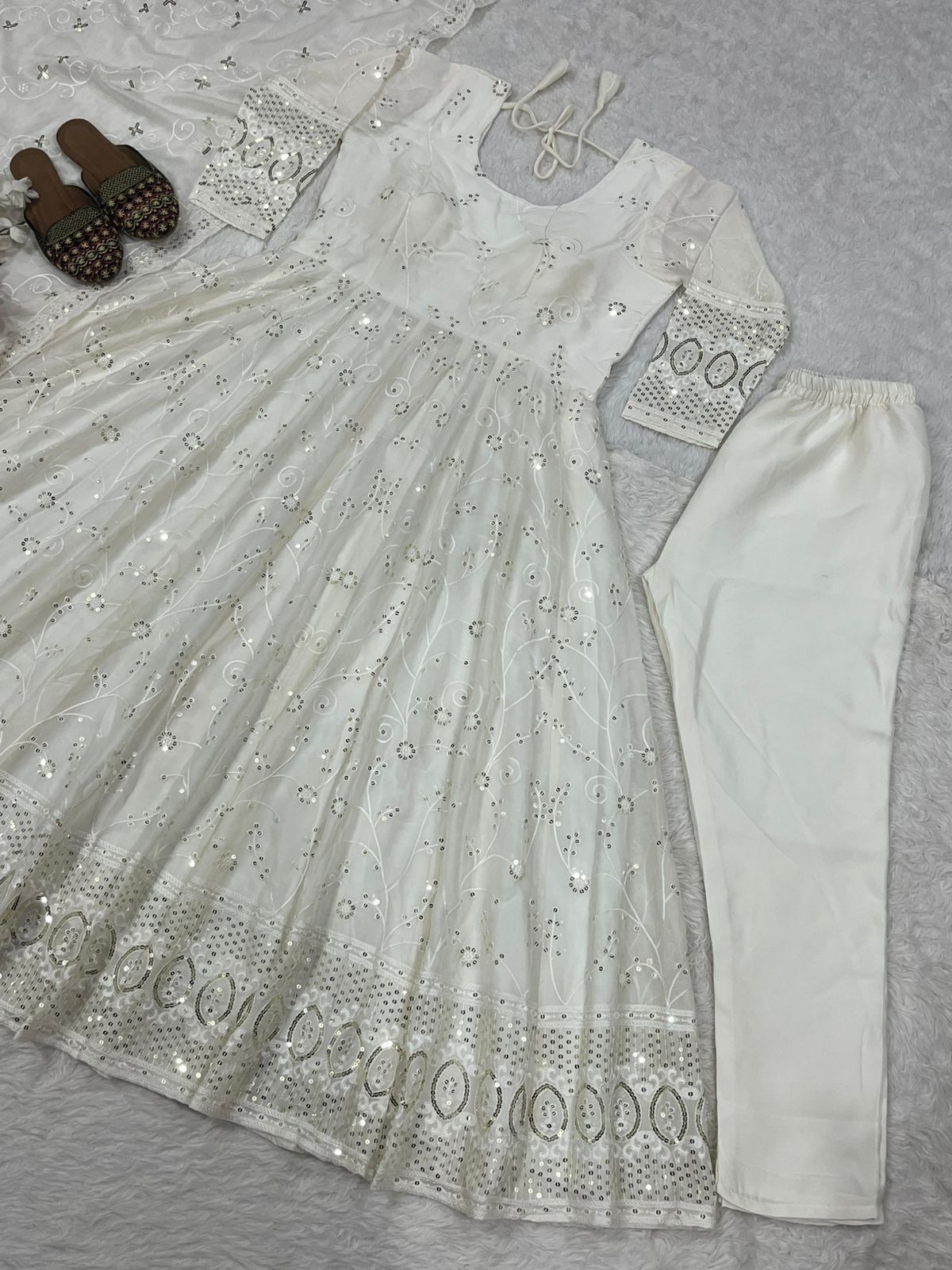 Presenting New Đěsigner Anarkali Suit In New Fancy Style
