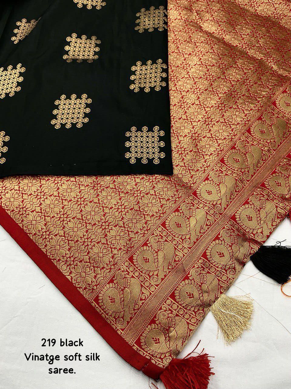 Vintage Style Borderless Soft Silk Woven Saree