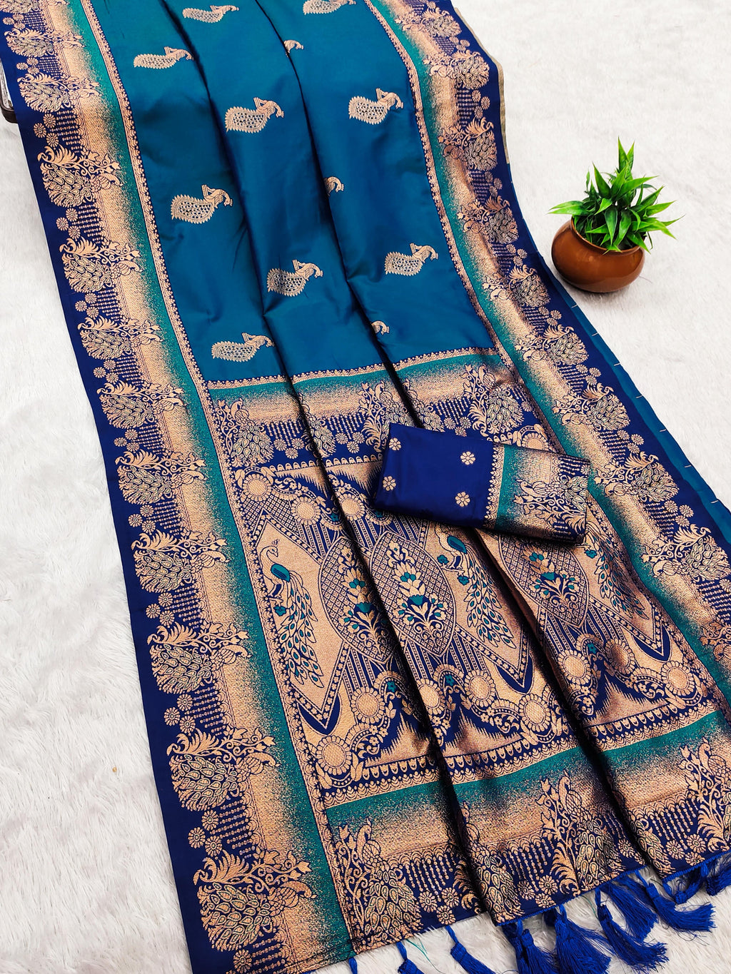 Soft Paithani silk Elegant zari weaving Saree