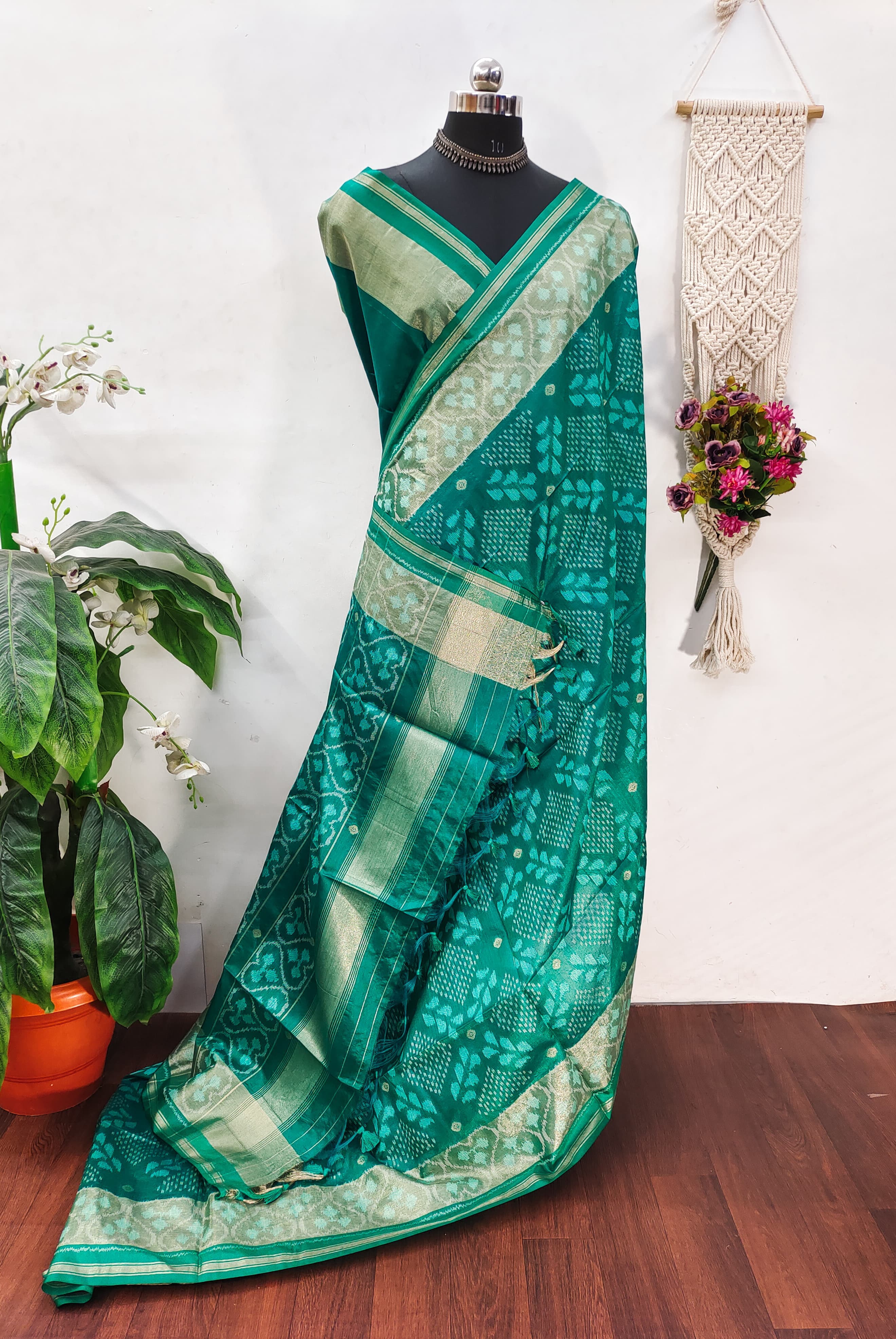 POCHAMPALI IKKAT SAREE