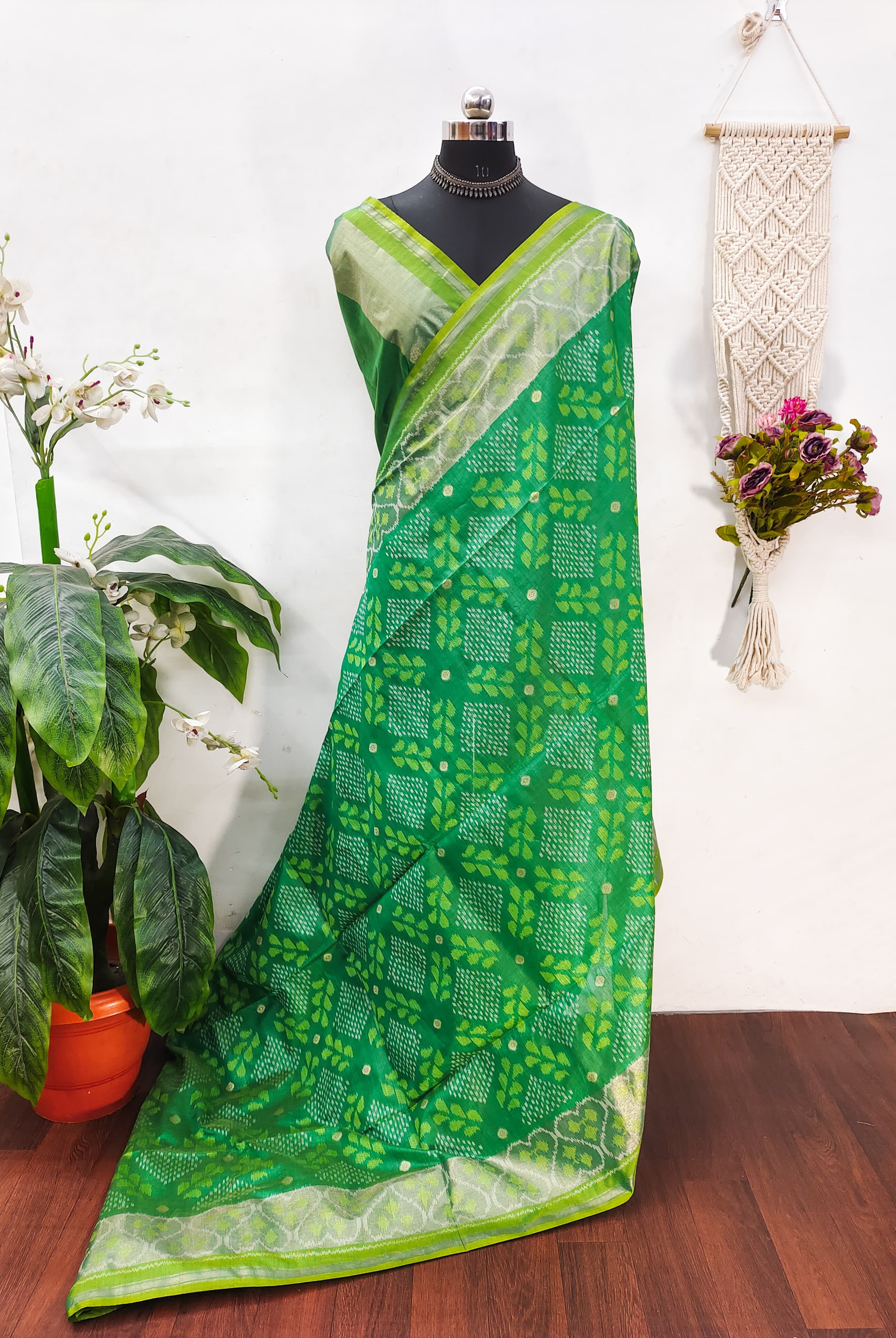 POCHAMPALI IKKAT SAREE