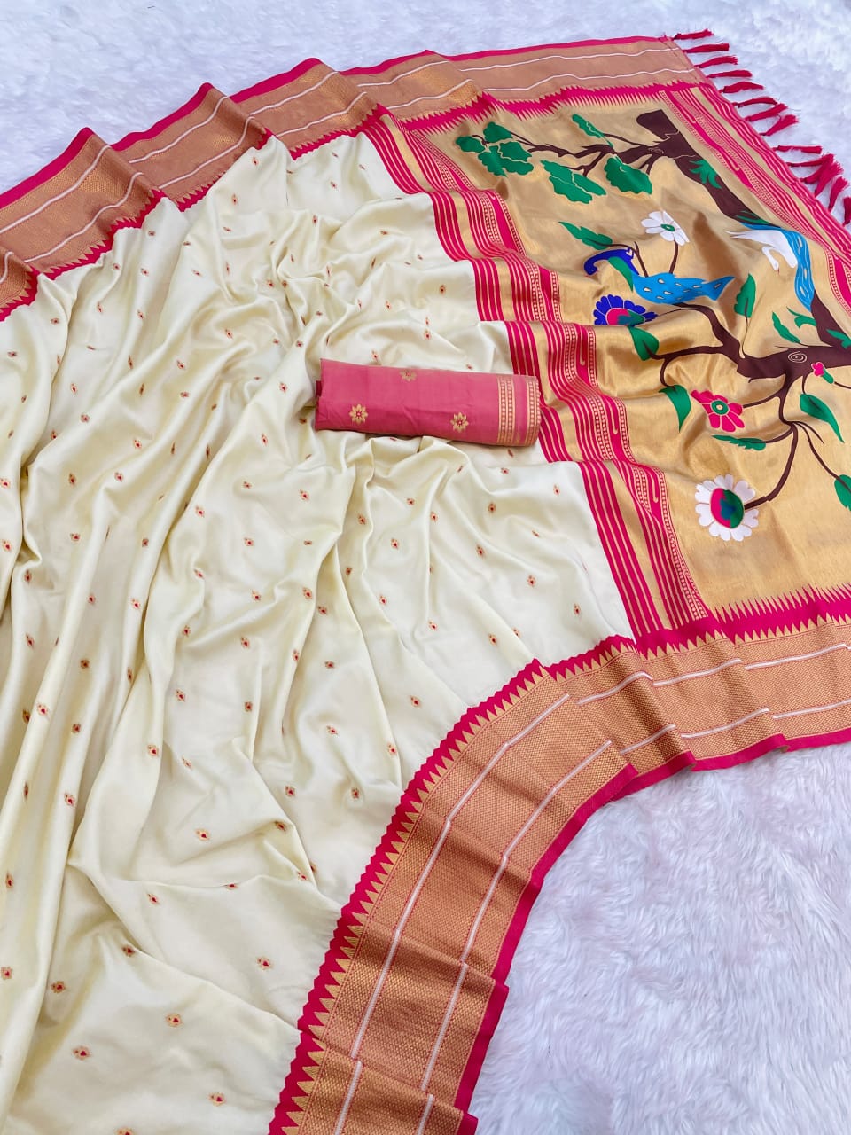 Paithani Saree With Gold Zari Small Motifs