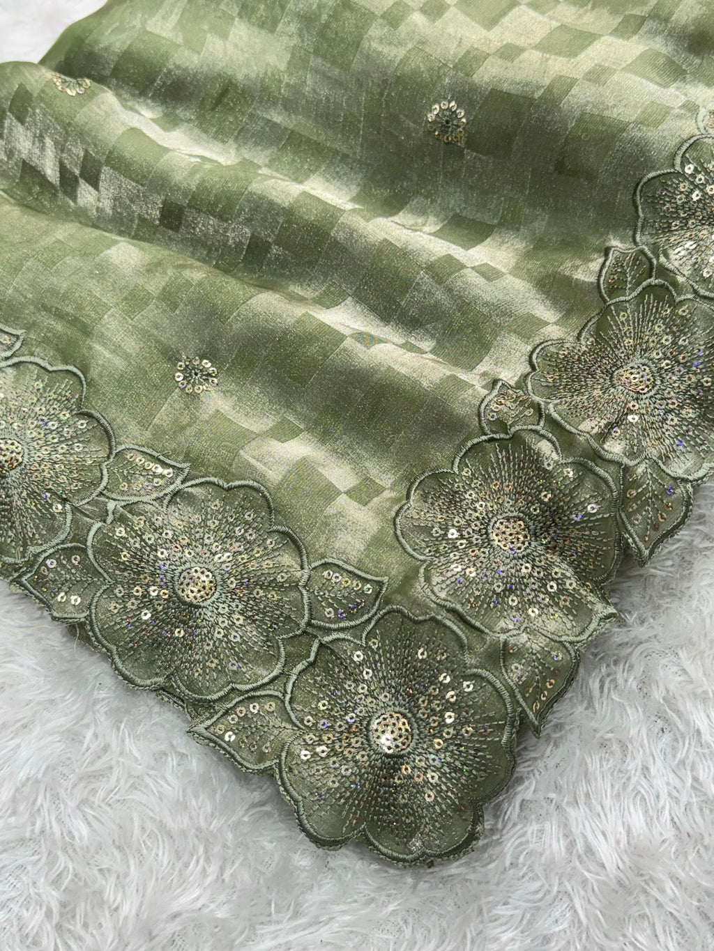 Fendy Satin Checks Saree