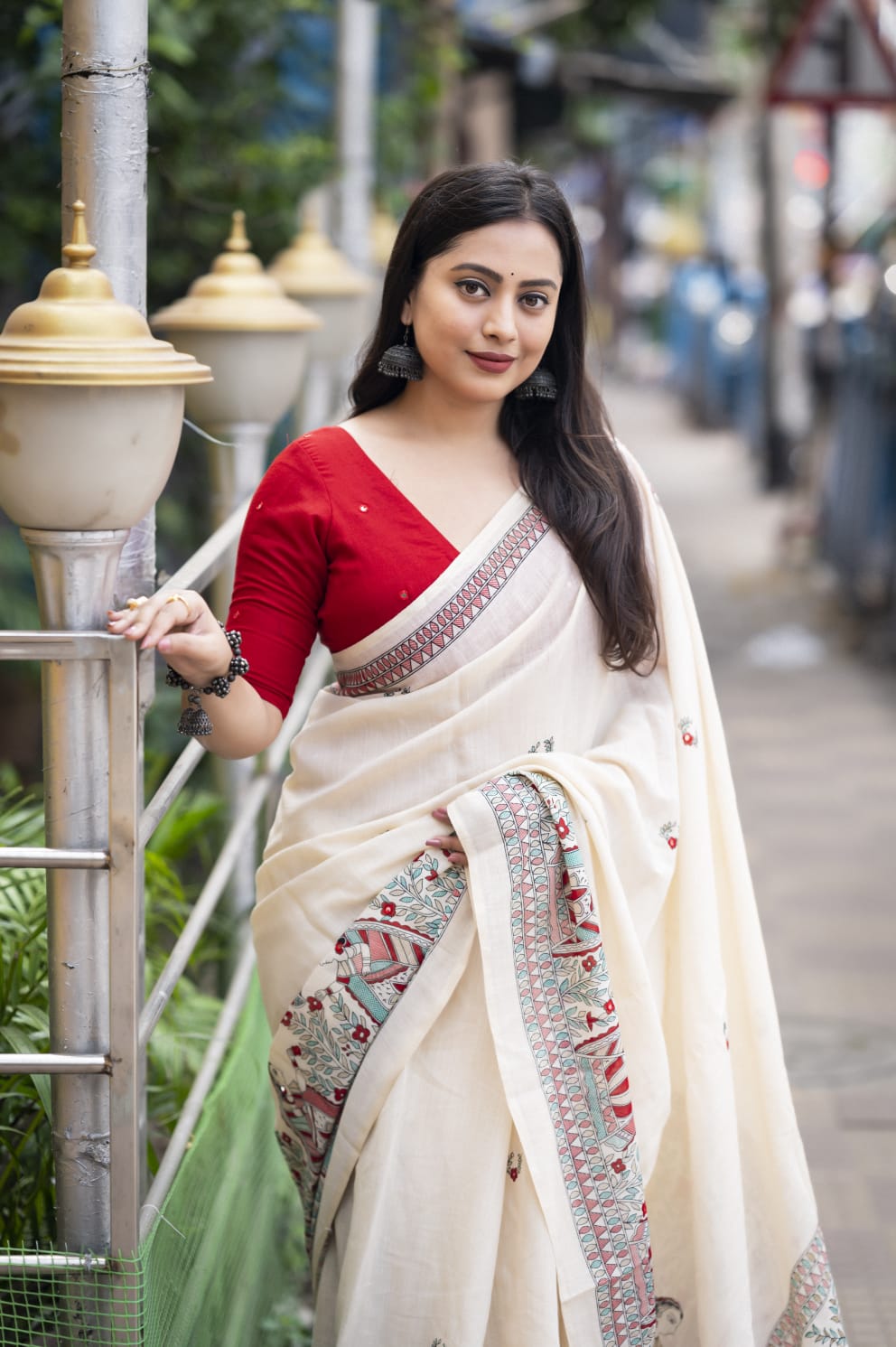 Soft Linen Saree With Madhubani Prints.