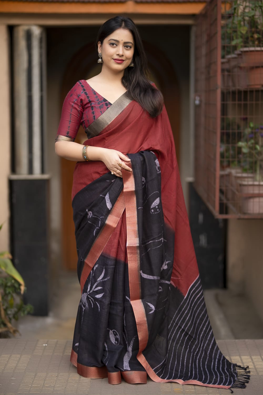 New Beautiful Handcrafted Pure Linen Saree