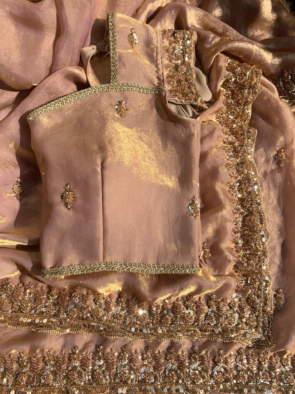 Very soft elegant nd rich look fendy sartin saree