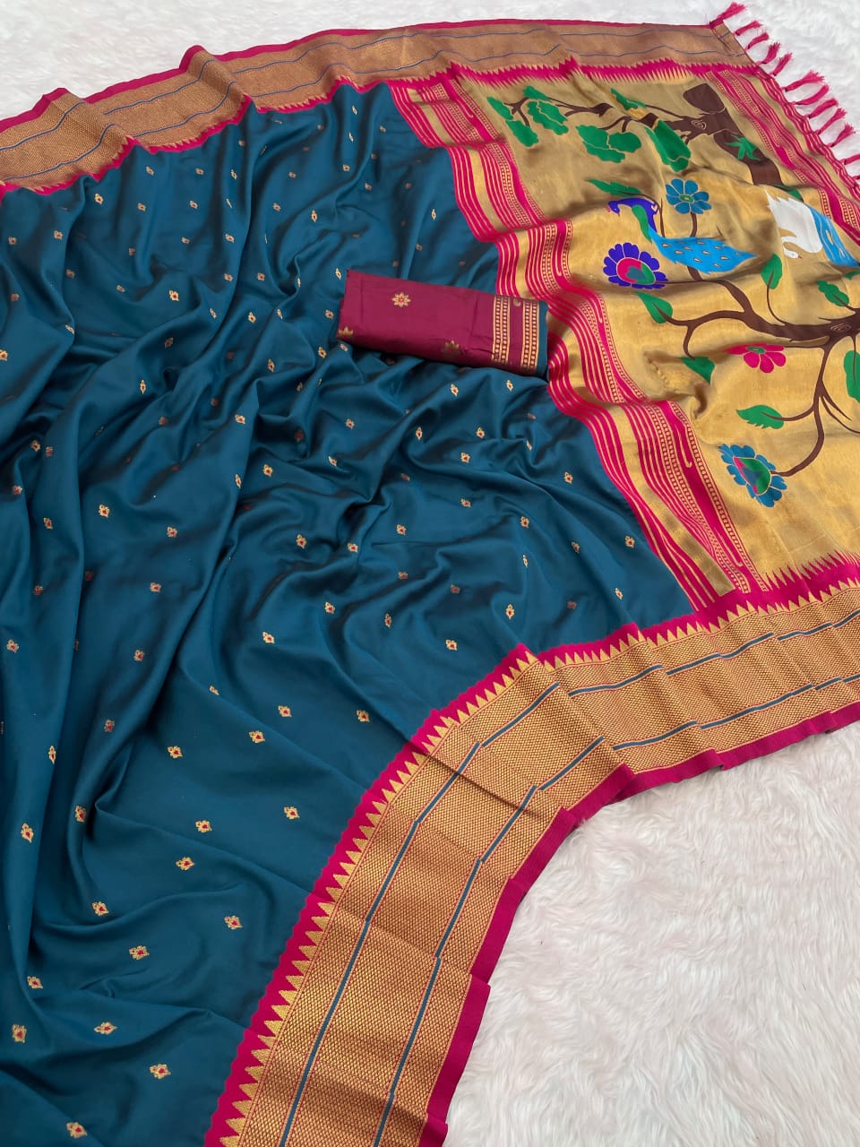 Paithani Saree With Gold Zari Small Motifs