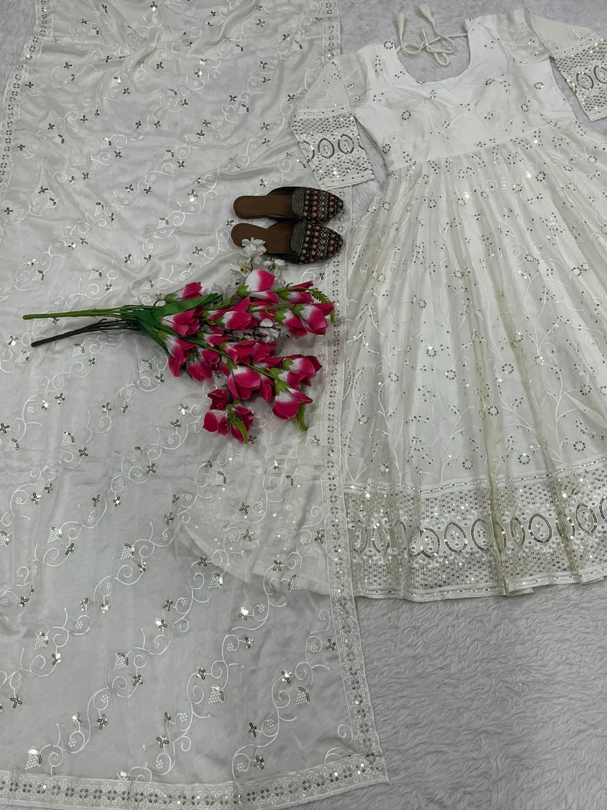 Presenting New Đěsigner Anarkali Suit In New Fancy Style
