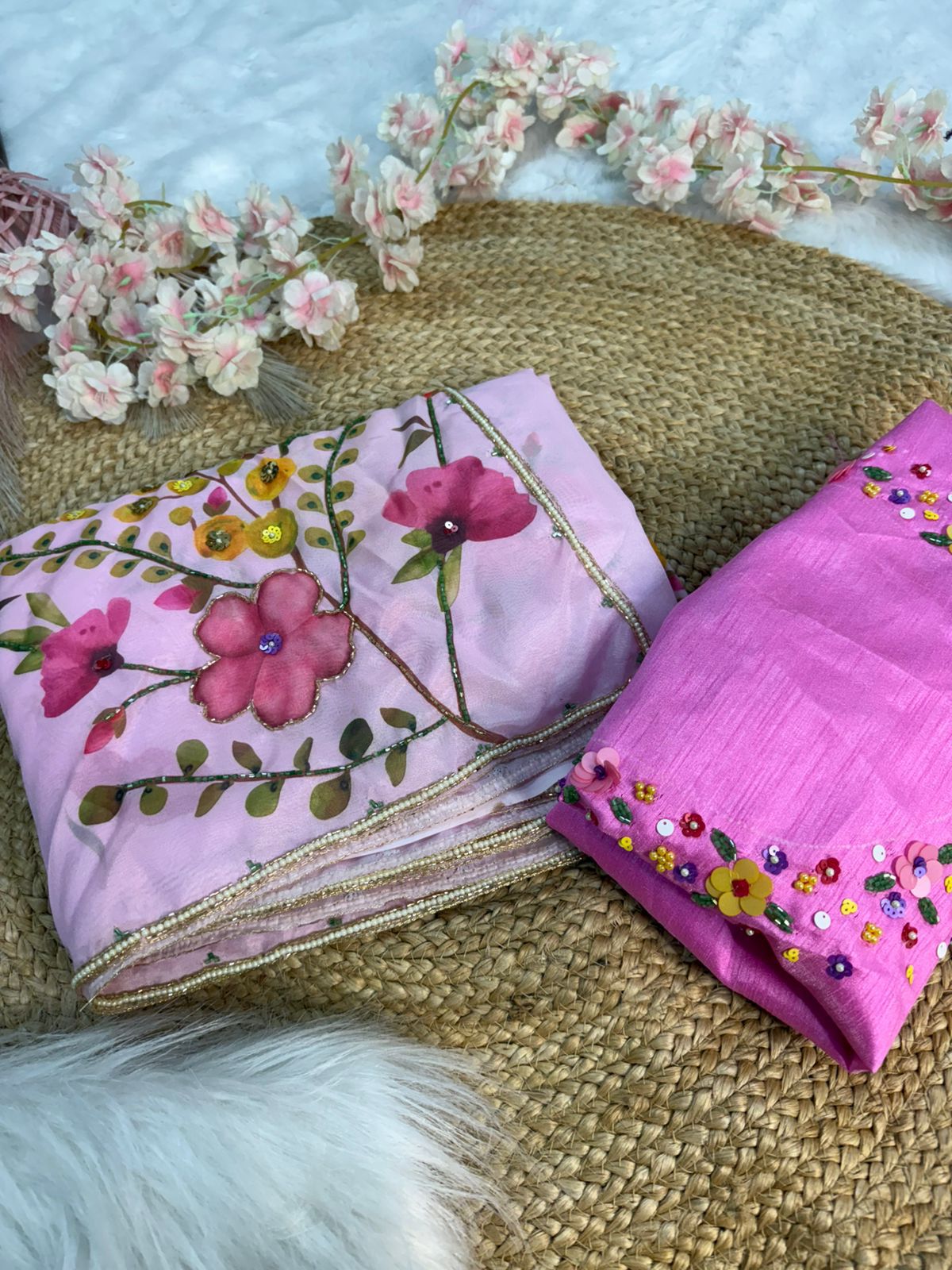 🌸 Fresh Arrival – Handwork Elegance Saree 🌸