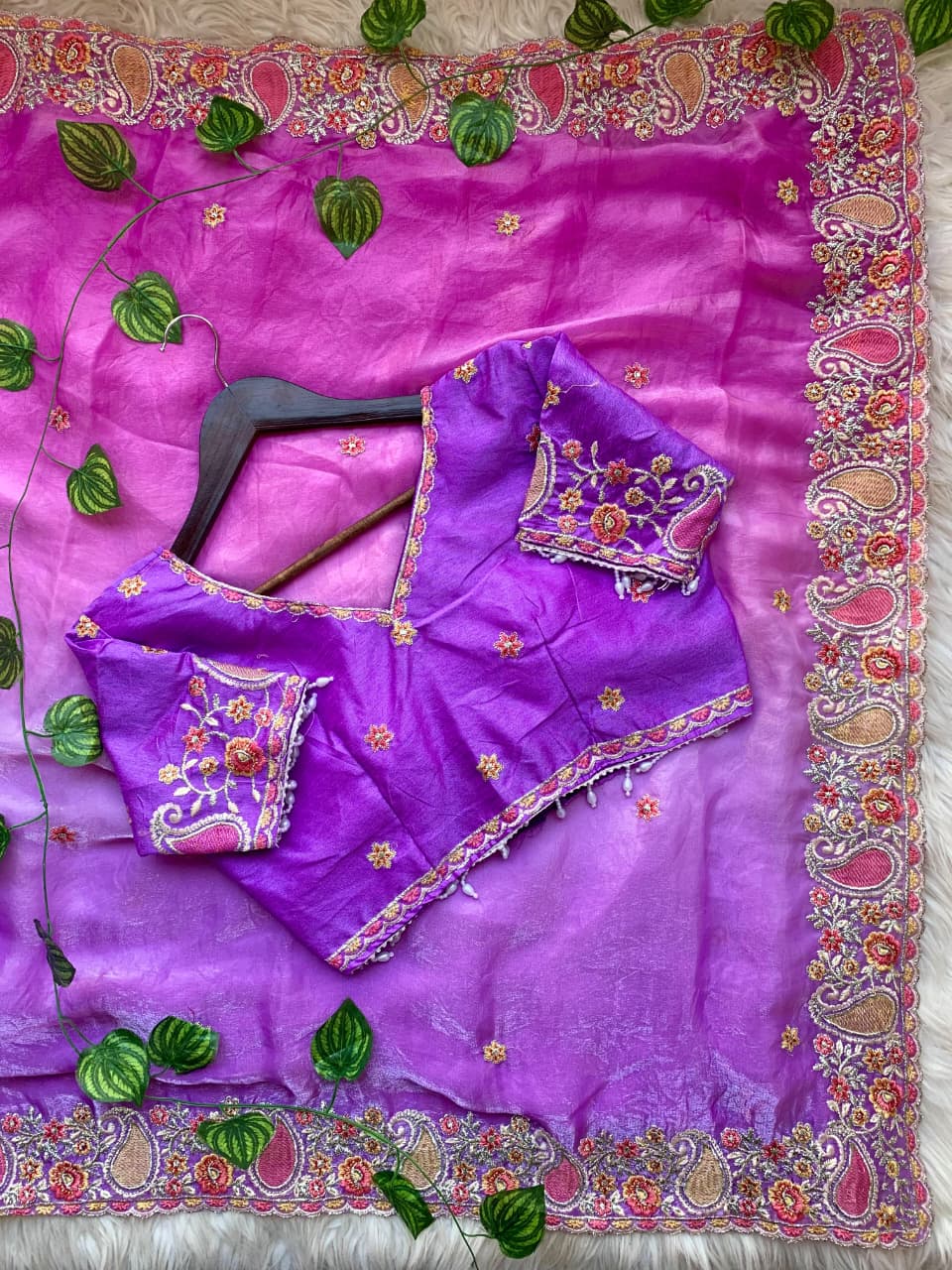 Very Soft nd elegant Rich look Fendy Saree