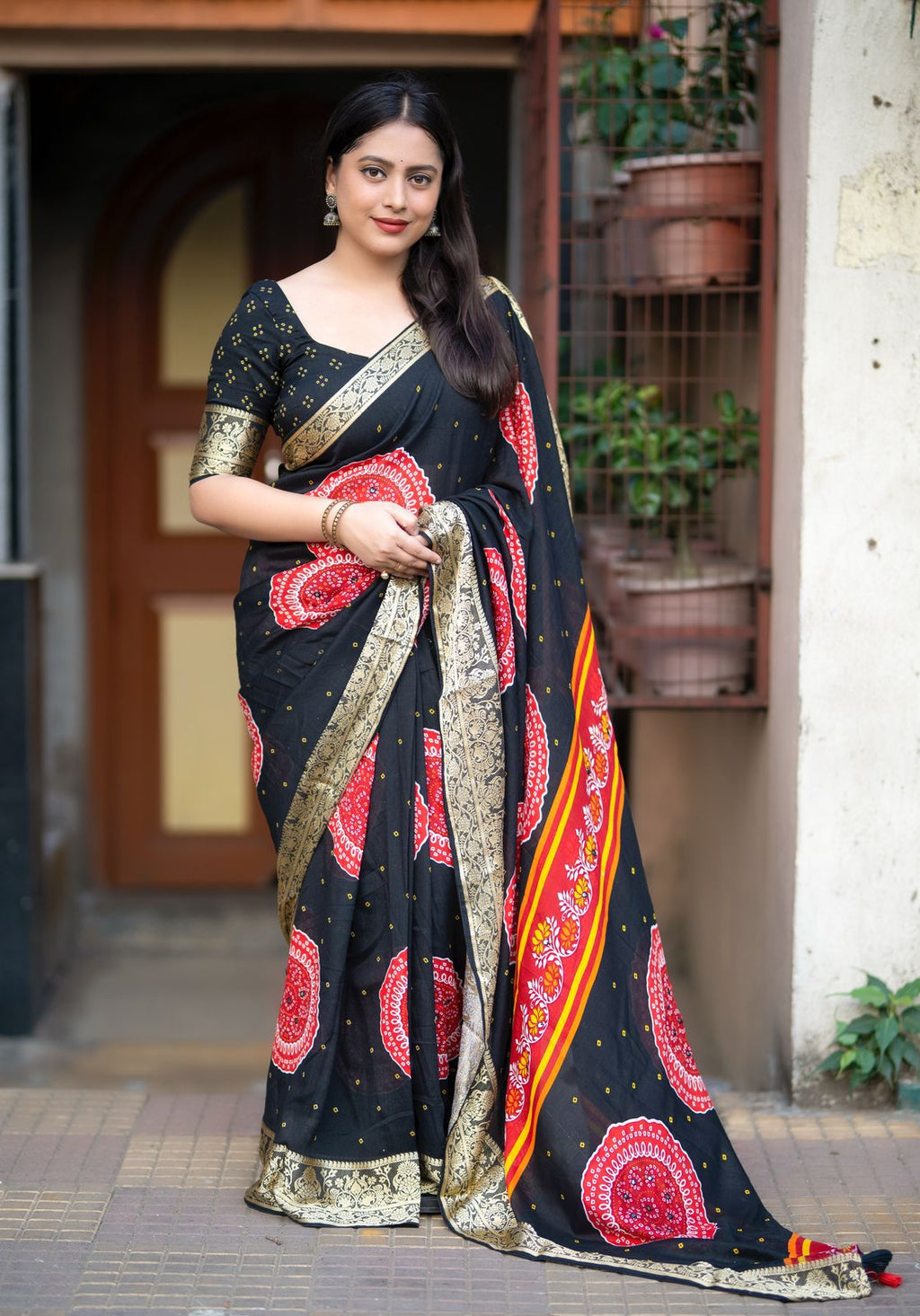 Soft Cotton Crape Saree With Bhandani Prints