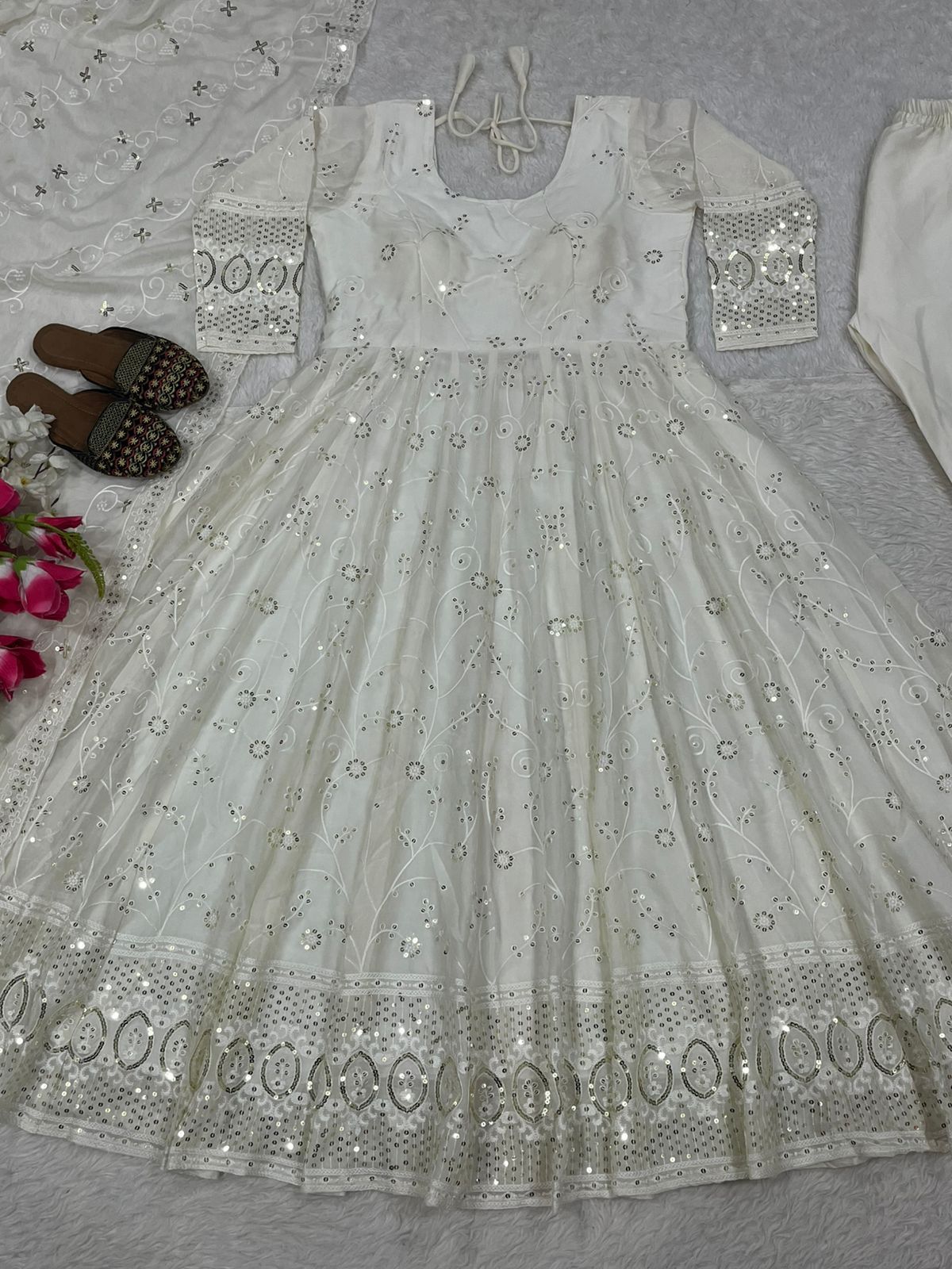Presenting New Đěsigner Anarkali Suit In New Fancy Style