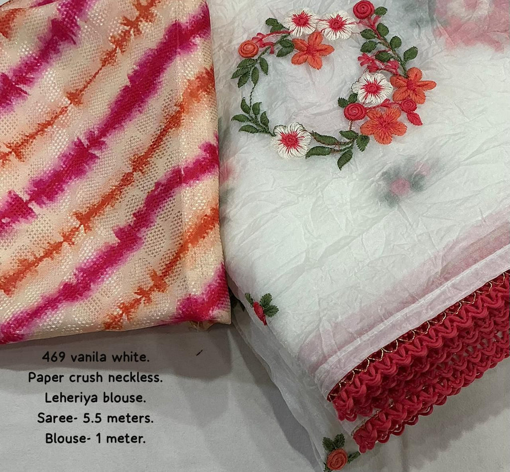 Crush saree with floral necklace embroidere